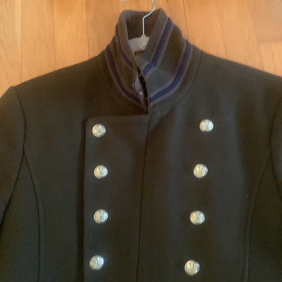 Handsome Military Green Peacoat in Size M - Picture 3 of 8